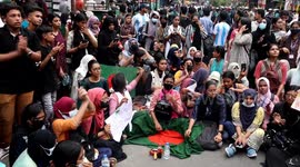 Bangladesh: At least 16 protesters were arrested in a clash between the police and the protestors in Chittagong's Cheragi Pahar area