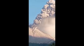 A week after Mount Lewotobi erupted in Indonesia, the threat of flooding and cold lava for residents around the volcano