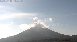 Japan: Sakurajima Volcano Explosive Eruption Sends Ash Plume 4400m High
