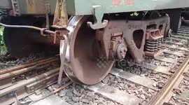 Goods train wagon derails in Bengal's New Jalpaiguri, no cagultity