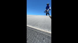 Viral 'solarexpresscleaning' shows satisfying solar panel transformation