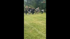 Dad left behind after embarrassing tumble during Sports Day race