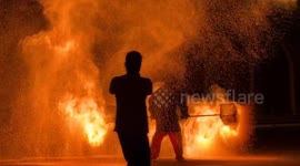 Spectacular traditional fire pot performance in northern China