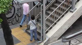 Government cracks down on beggars in Bangkok