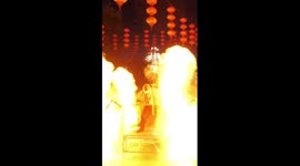 Dazzling fire pot performance in Handan, China