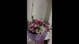 Unexpected surprise: Long-distance boyfriend surprises girl on her 'Graduation Day'