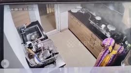 India: Horrible moment,Monkey attacked an elderly woman who was serving food in the kitchen, CCTV captured