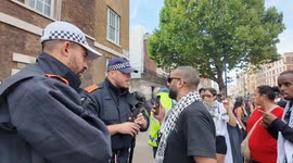 Free Palestine protestor encourages police to depart protest scene at demo