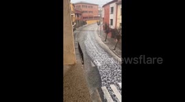 Spain: Large Hail Hits Sant Pere De Torello, Barcelona, Damaging Vehicles And Buildings 2