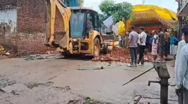 India: 9 childrens killed after Madhya pradesh temple wall collapses during religious event