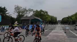 City ride in Beijing: Central Axis in eyes of int'l students