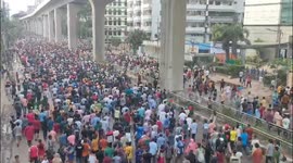 Celebrations in streets of Dhaka as Bangladeshi prime minister resigns