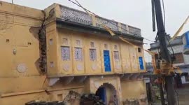 Residential building collapsed during heavy rain in India