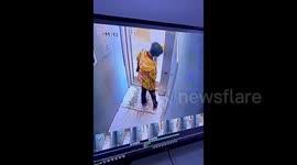 Chinese woman’s bouncing in elevator causes malfunction, leading to sudden fall