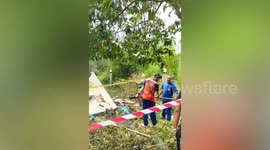 Small plane crashes into house leaving pilot dead