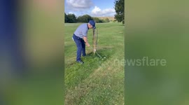 VIDEO - Hilarious moment golfer goes to take a shot but snaps his club in half