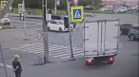 Truck driver crashes into traffic light pole in St. Petersburg, injuring 13-year-old girl