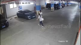 Mother forgets daughter in rush to school in China