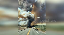 USA: Video Captures Dramatic Firefighting Scene