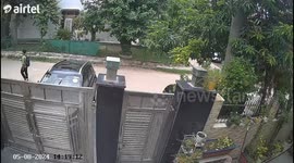 E-Rickshaw Collides With Parked Vehicle