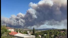 Eyewitness Video Captures Thick Smoke from Forest Fires as Athens Suburbs Evacuated