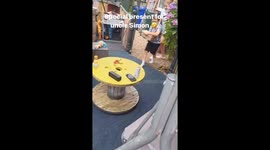 Boy’s middle finger surprise delights uncle
