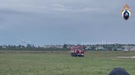 Russia: Moment Skilled Pilot Lands Aircraft With Front Wheel Missing