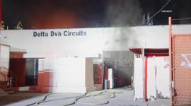 USA: Van Nuys Structure Fire