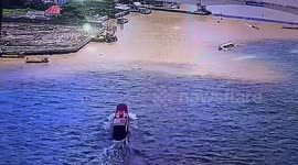 Two Canadian tourists injured when boats collide on river in Bangkok
