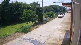 Driver with high blood pressure veers off road into river in Jiangsu, China