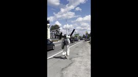 Jimmy Rice, the American traveler carrying a 25-kilogram cross, walked from Kyiv to Kharkiv in forty days. Before this, Rice arrived in Kyiv on foot from Warsaw.