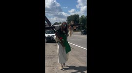 Jimmy Rice, the American traveler carrying a 25-kilogram cross, walked from Kyiv to Kharkiv in forty days. Before this, Rice arrived in Kyiv on foot from Warsaw.
