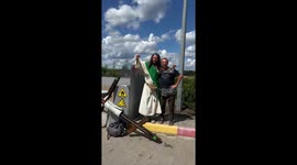 Jimmy Rice, the American traveler carrying a 25-kilogram cross, walked from Kyiv to Kharkiv in forty days. Before this, Rice arrived in Kyiv on foot from Warsaw.