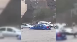 Saudi Arabia: Heavy rains in Taif, Saudi Arabia, cause massive flooding on the streets