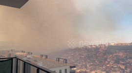 Forest fire threatens homes and prompts evacuations in Turkey's Izmir
