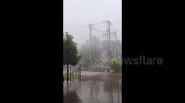 China: On a windy day, an electric tricycle for the elderly was blown away by the wind