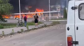 Ukrainian armed forces strike Donetsk hypermarket, fire breaks out