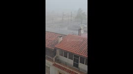 Inflatable pool blown away by wind nearly collides with moving car in Son Forteza