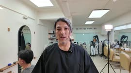 Japanese hairstylist explores China's Shenzhen with smartphone