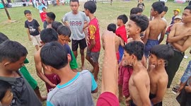 Children's Betel Nut Tree Climbing Competition enlivens the 79th Independence Day of the Republic of Indonesia in Lampung