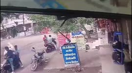 Mother Chases Assailants with Stone After They Attack Her Son with Sword in Kolhapur