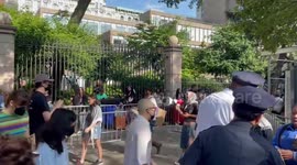 US: Pro-Palestine Students Protest Outside NYC Barnard College