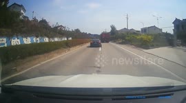 Motorist chases Audi driver to warn them after tyre falls off moving vehicle in China