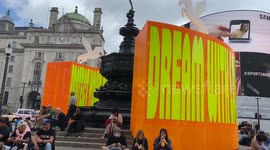 Stunning new art installation in Piccadilly Circus, London