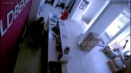 Customer assaults pregnant employee over return dispute in Lobnya