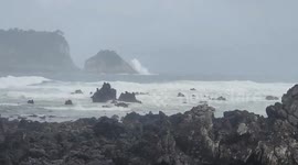 South Korea: Typhoon Jongdari Approaches Jeju Island, Bringing High Waves