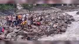 India: SDRF rescues 17 people trapped by rising waters in northern India