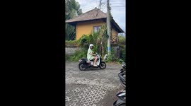 Ride a bike in Bali, they said... you'll learn in no time, they said