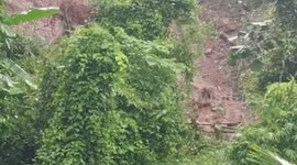 Landslide blocks road in northern Thailand