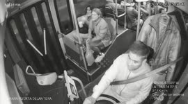 Bus driver attacked by thief with butcher knife before brave passengers chase him away